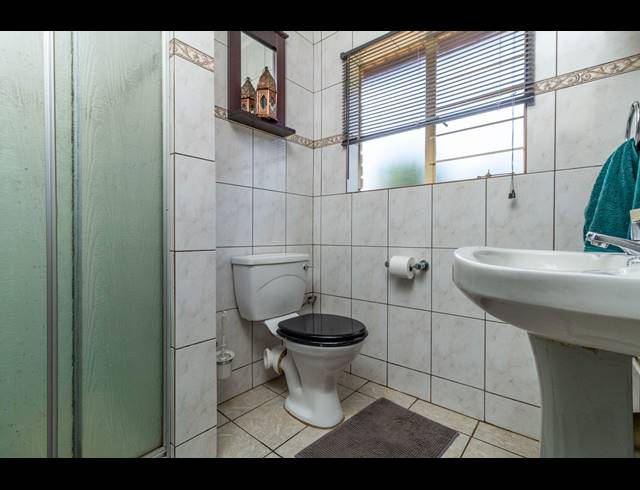 4 BEDROOM FREEHOLD FOR SALE IN BRANDVLEI AH